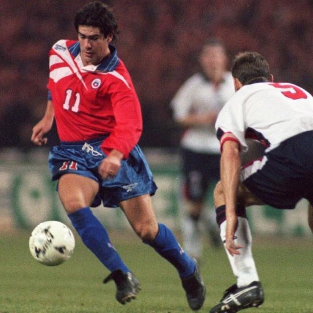 安卓版-【人物】25年前，那个征服温布利的智利杀手